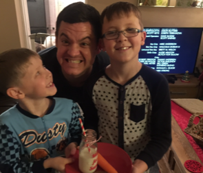 Gavin at home with his children, who are supported by Scotty's Little Soldiers, the charity for bereaved military children